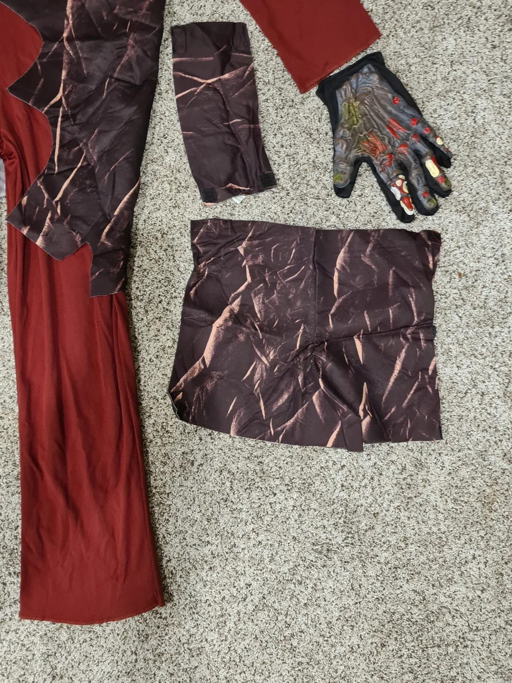 Boys Zombie living dead Halloween costume with gloves size 10/12 Husky